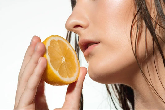 girl using vitamin c in her skincare routine